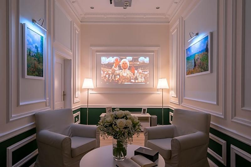 Revelton Suites Karlsbad Exteriör bild