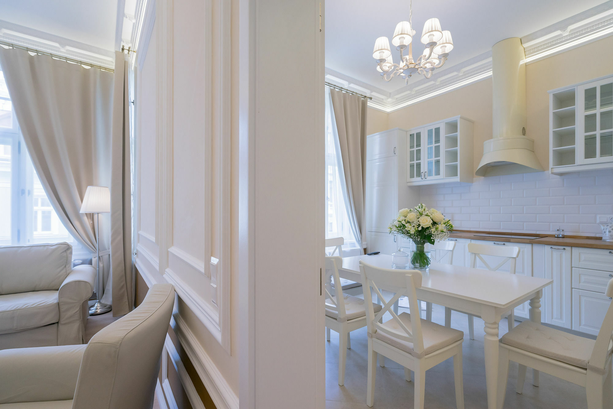 Revelton Suites Karlsbad Exteriör bild