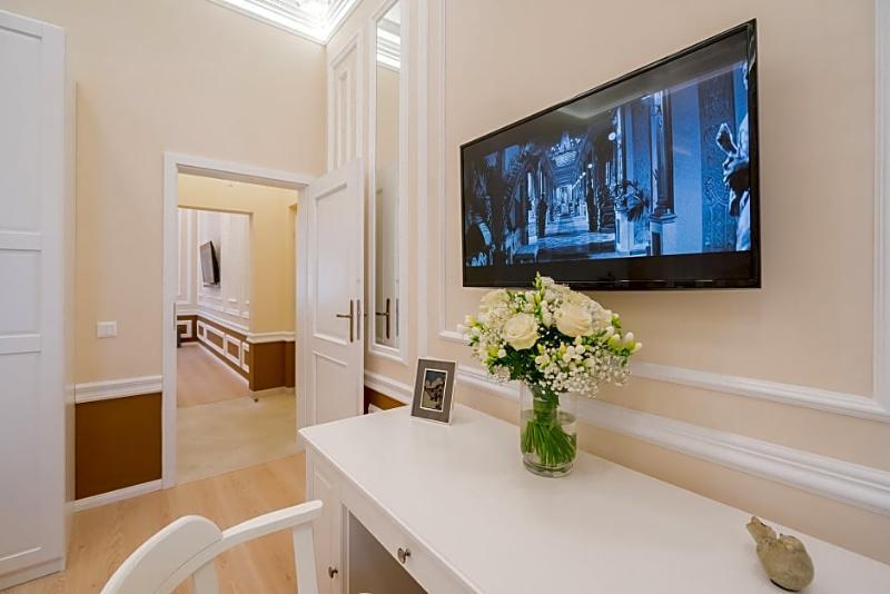 Revelton Suites Karlsbad Exteriör bild