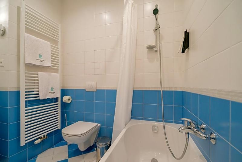 Revelton Suites Karlsbad Exteriör bild